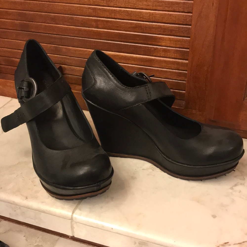 Kork-Ease black Mary Jane wedges US 7.5, 38.5
